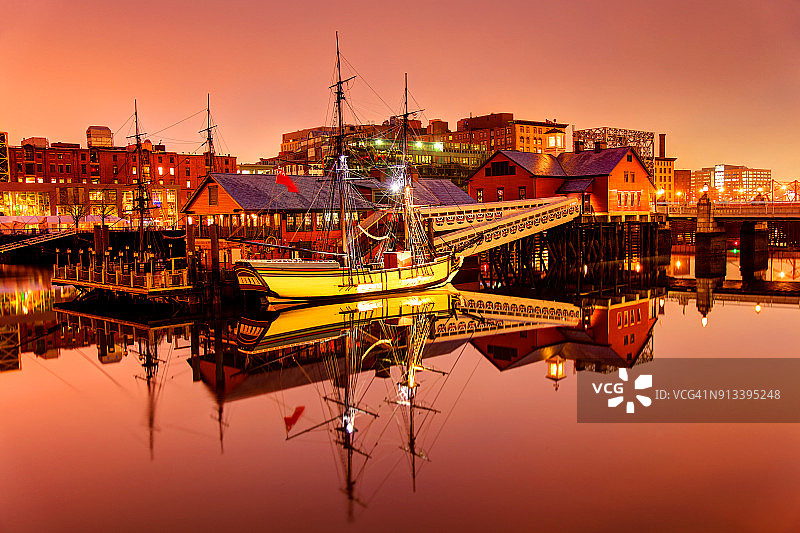 波士顿海滨茶党船只图片素材