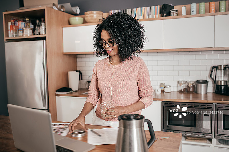 您的第一套公寓图片素材