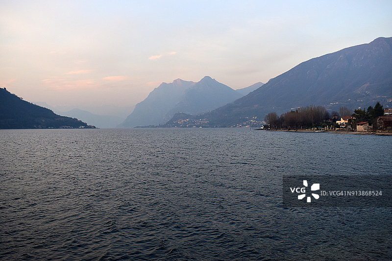 伊塞奥湖日落图片素材