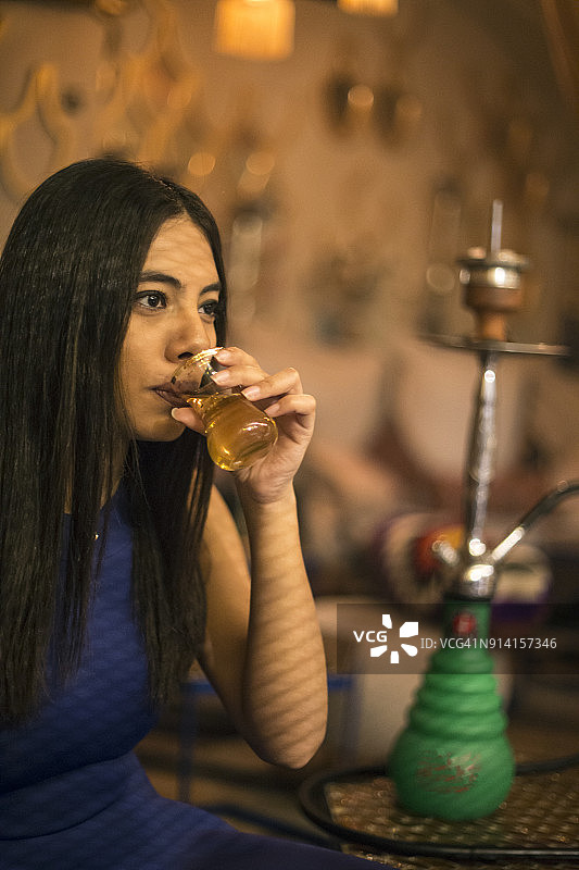 中东人喝茶图片素材