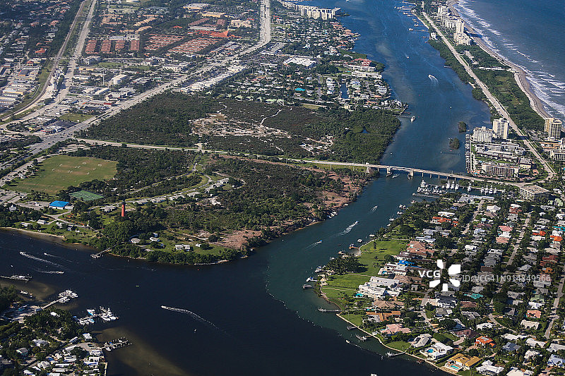 朱庇特海滩入口的鸟瞰图图片素材