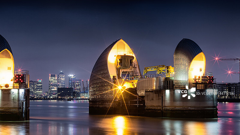 泰晤士河水闸 I图片素材