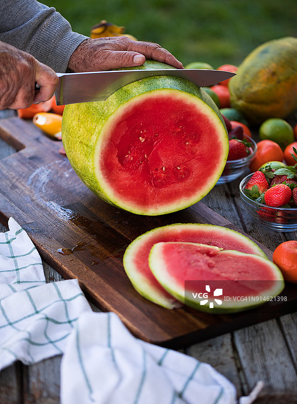 切西瓜图片素材