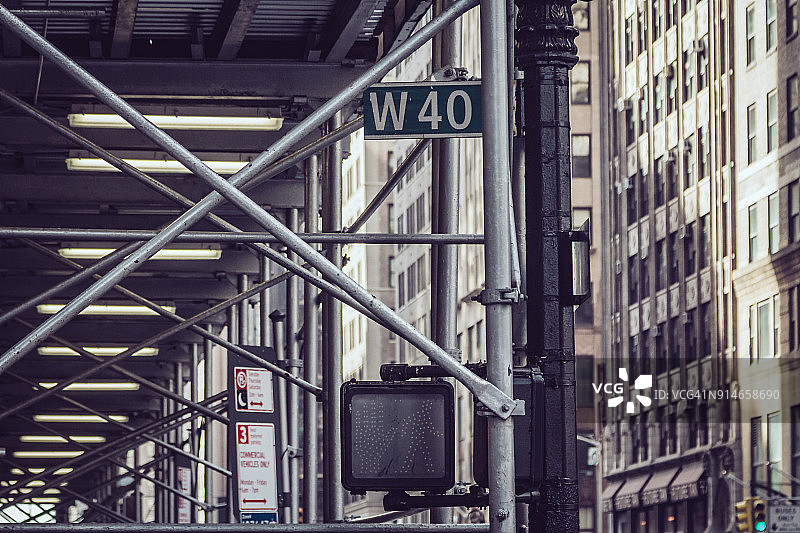 曼哈顿中城第五大道施工现场人行道图片素材