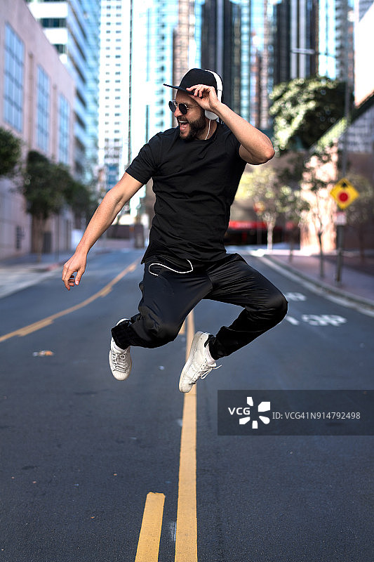 城里的年轻人图片素材