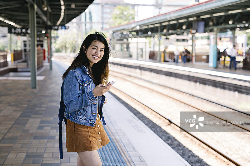 在悉尼火车站乘火车图片素材