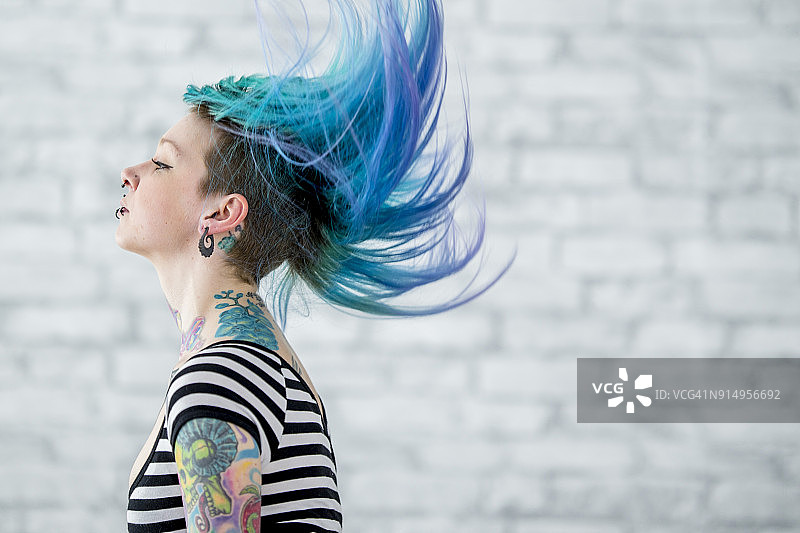 朋克风格女人图片素材