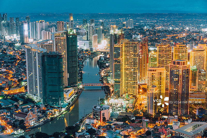 马尼拉马卡蒂的暮色图片素材