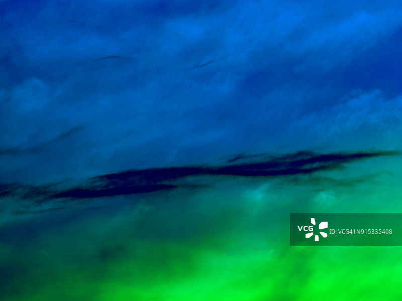 蓝绿色烟雾抽象背景图片素材