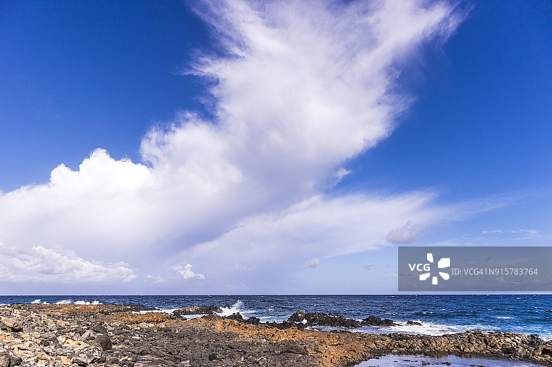 富埃特文图拉岛加那利群岛大西洋上空的云层图片素材