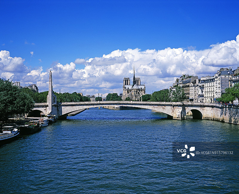 图尔内尔桥与巴黎圣母院图片素材