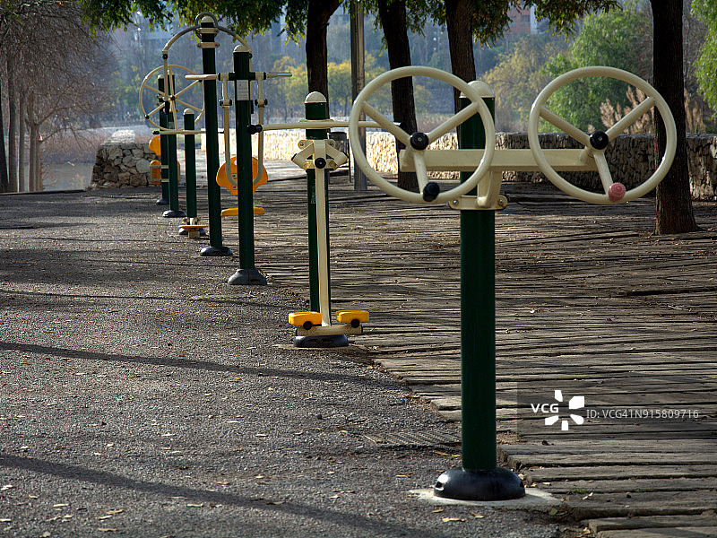 户外体操运动器材图片素材