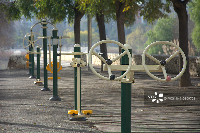 户外体操运动器材图片素材