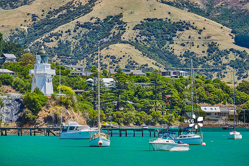 阿卡罗阿海滩路上的灯塔，坎特伯雷，新西兰图片素材