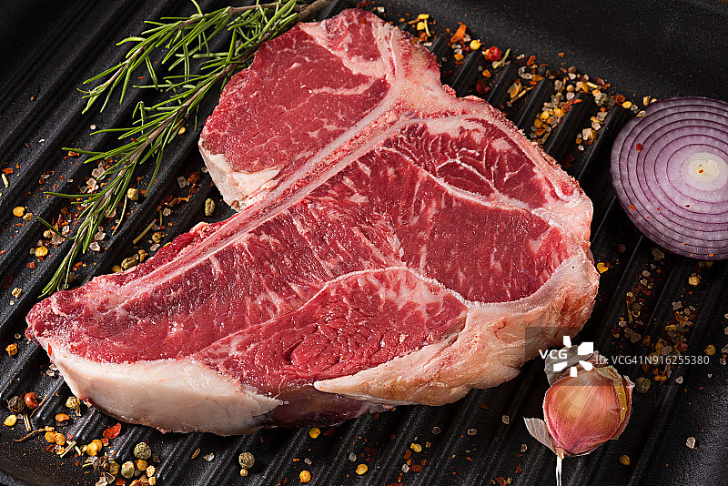生牛T骨牛排图片素材