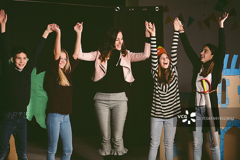 学校戏剧排练图片素材