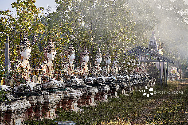 缅甸蒙育瓦的摩诃菩提塔寺图片素材