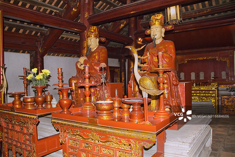 孔庙中的孔子弟子雕像图片素材