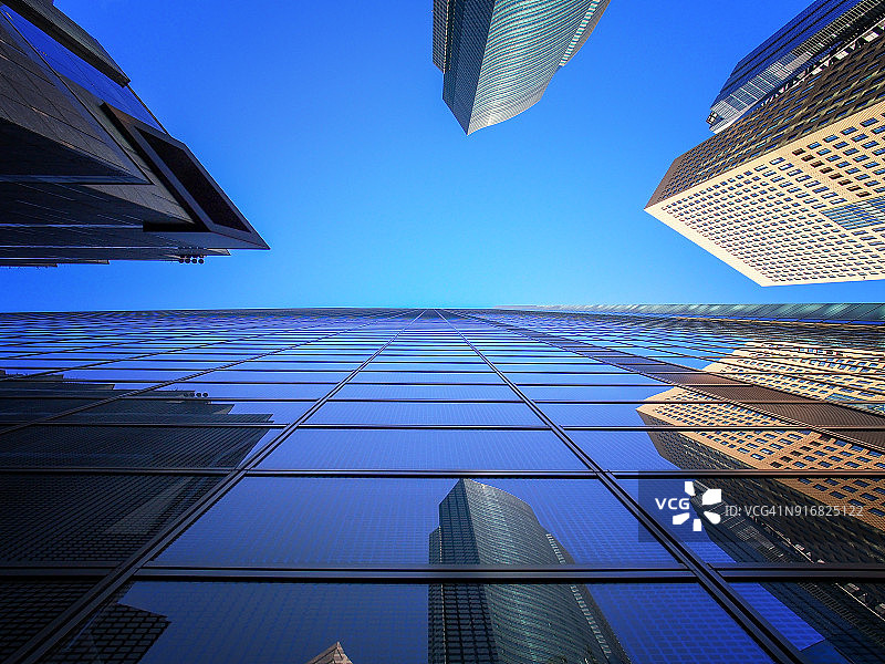 日本东京汐留摩天大楼（由下往上视角）图片素材