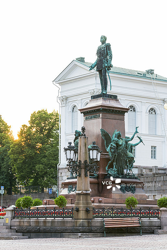 芬兰赫尔辛基亚历山大二世纪念碑图片素材