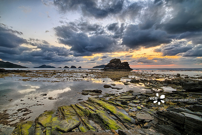 日本冲绳附近岛屿的日落图片素材