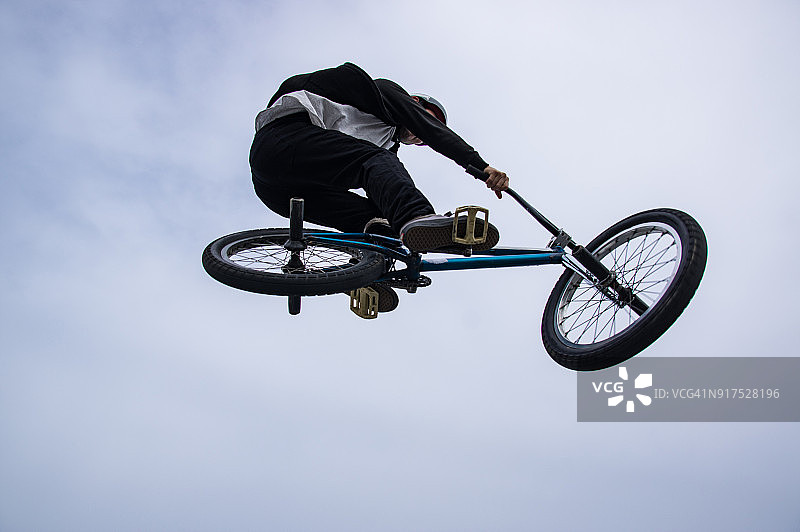 BMX骑手，日本冲绳图片素材