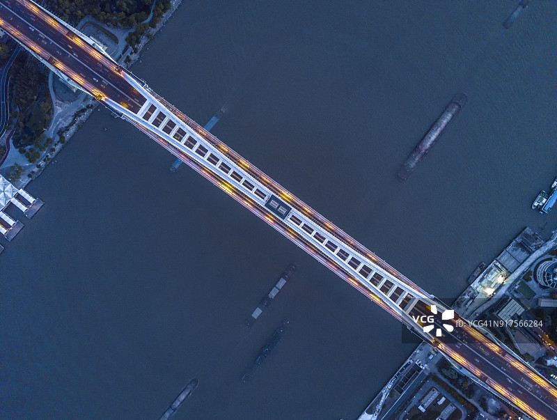 上海卢浦大桥夜景鸟瞰图图片素材