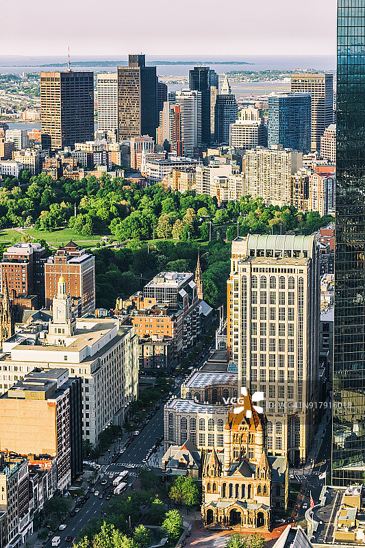 科普利广场、三一教堂和城镇风光图片素材