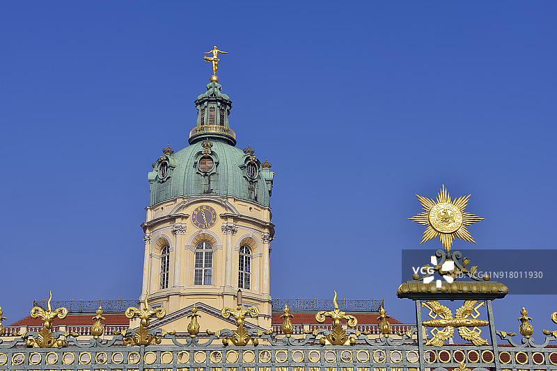 晴空下的夏洛滕堡宫，德国柏林图片素材