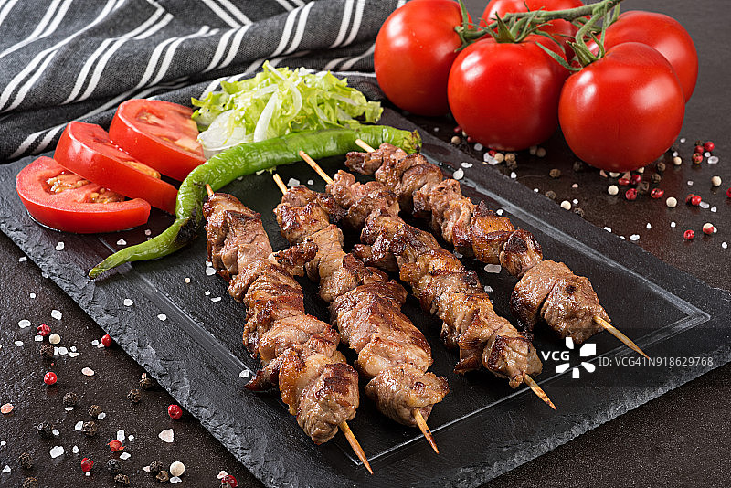 石板烤羊肉串图片素材