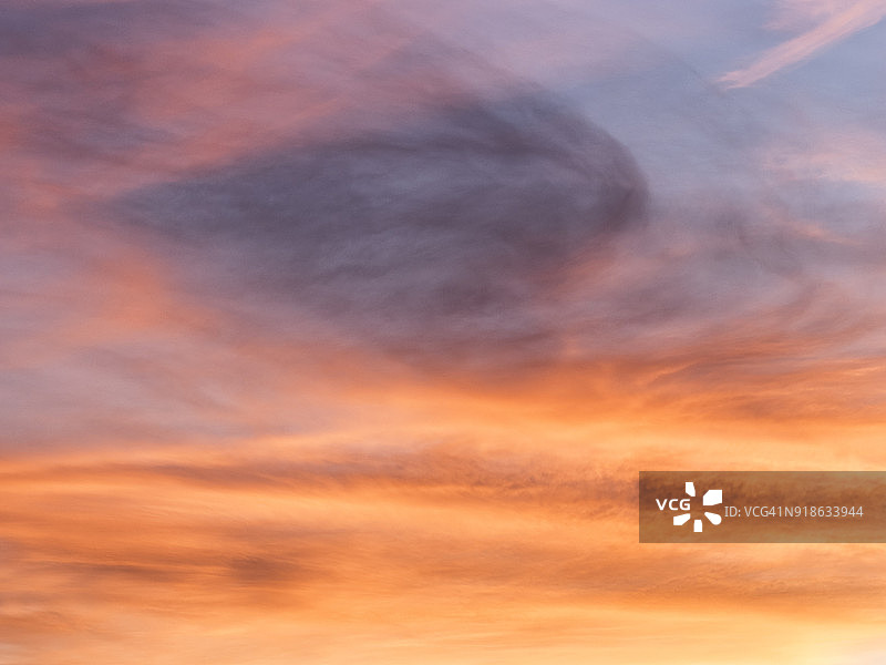 日落时分西班牙瓦伦西亚的彩色云霞图片素材