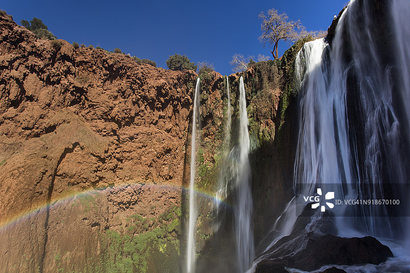 摩洛哥阿兹拉尔省的乌祖德瀑布图片素材