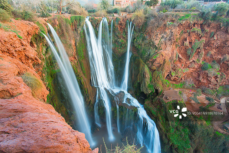 摩洛哥阿兹拉尔省的乌祖德瀑布图片素材