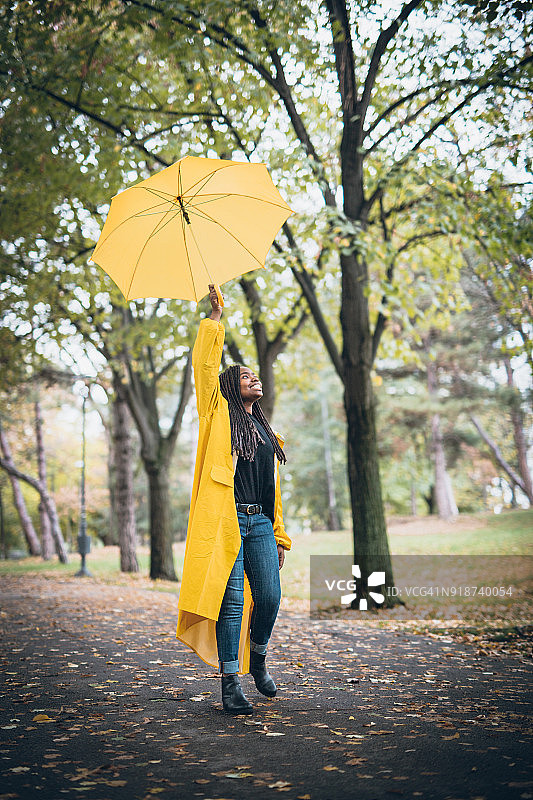 快乐的祈雨舞图片素材