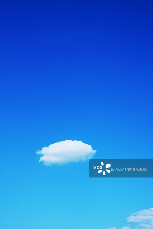 东京上空的蓝天图片素材