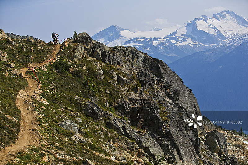 惠斯勒山地自行车公园耐力赛图片素材