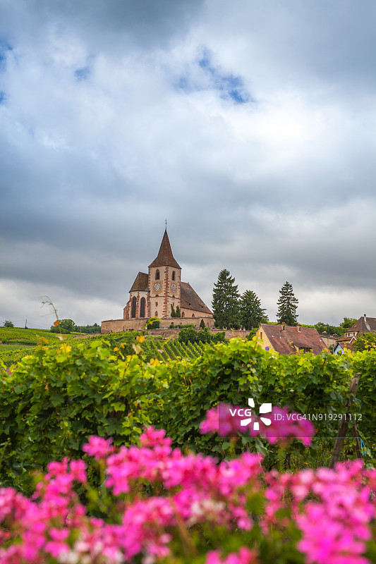 法国阿尔萨斯于纳维尔的防御教堂（圣雅各伯教堂）图片素材