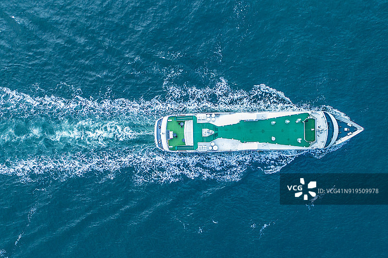 游轮航拍视角图片素材