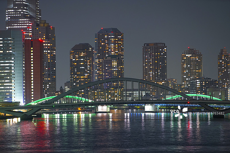 日本东京胜哄桥的夜景图片素材