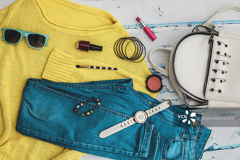 夏季女性时尚服装配饰必备品图片素材