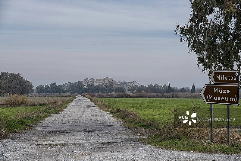 通往土耳其爱琴海米利都古城的道路图片素材