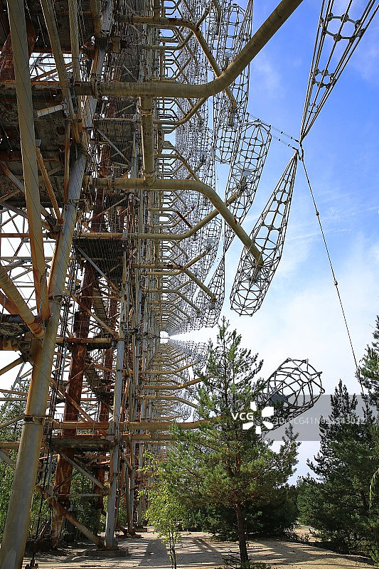切尔诺贝利隔离区内废弃的巨型杜加雷达图片素材