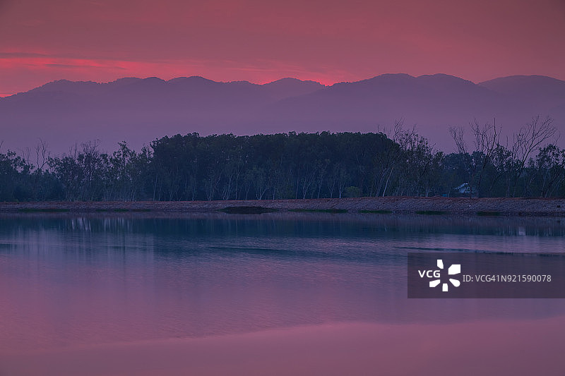 山谷黎明图片素材