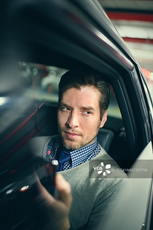 车里的男人图片素材