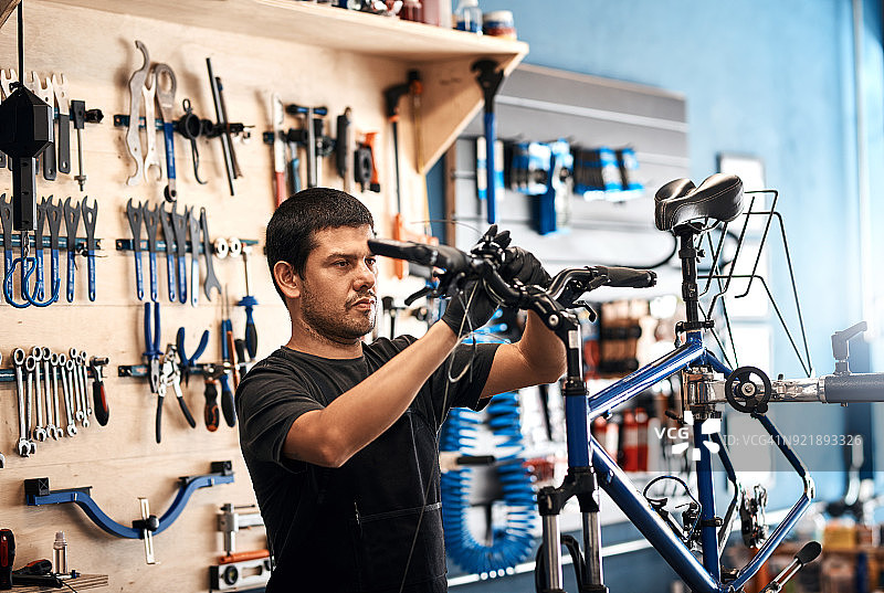 让你的自行车焕然一新图片素材