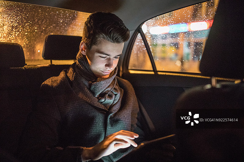 旅途中的商人图片素材