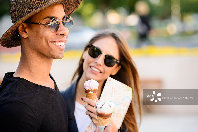 情侣旅行图片素材