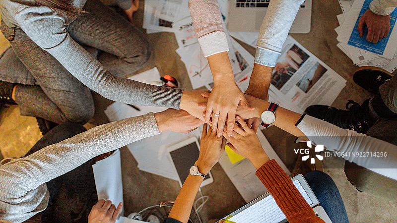 团队合作，干得漂亮！图片素材