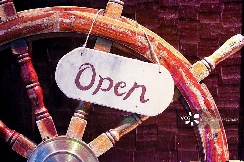 夜晚自制开放标志图片素材