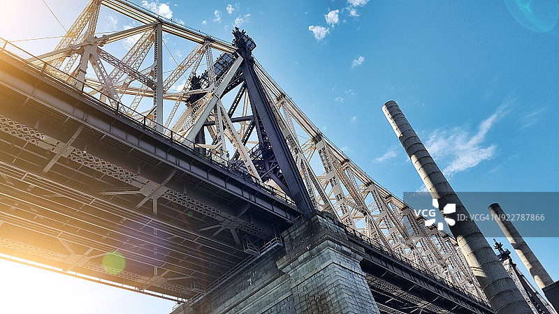 纽约市东河上的皇后区大桥图片素材